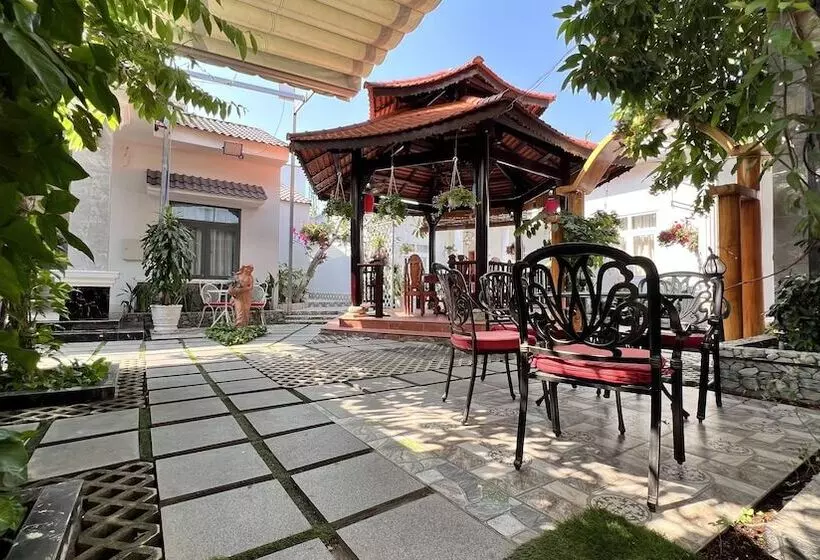 هتل Hoang Mai