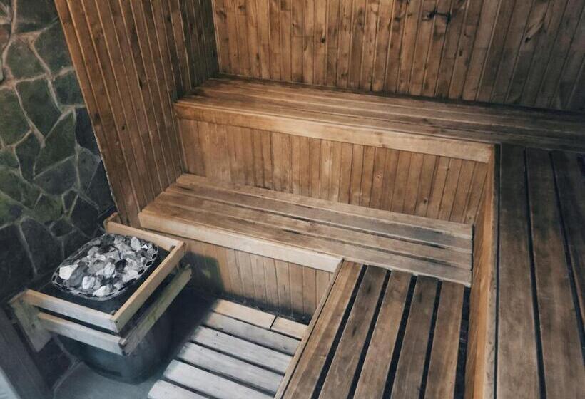 هتل Lisova   лісова готельня і сауна