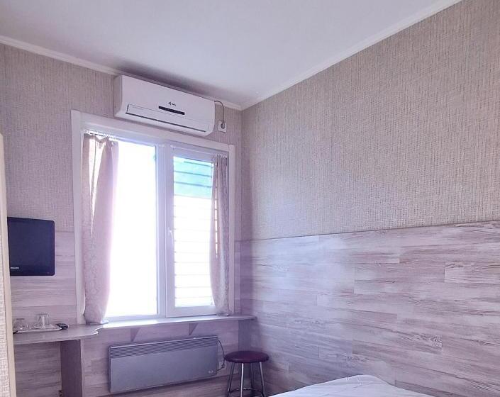 هتل Lisova   лісова готельня і сауна