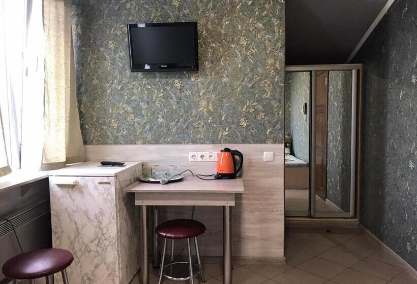 هتل Lisova   лісова готельня і сауна