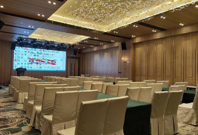 Отель Mandarin Smart