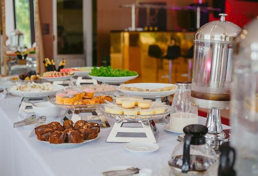 هتل Papa Dong Hoi