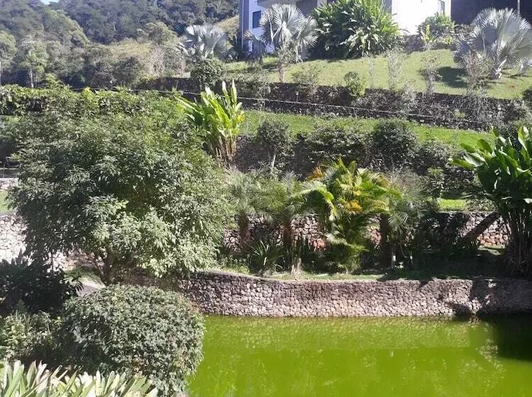 Maaseutuhotelli Auberge Valaisanne