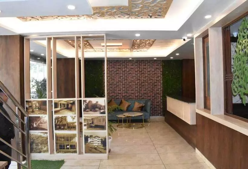 هتل The Mango Tree