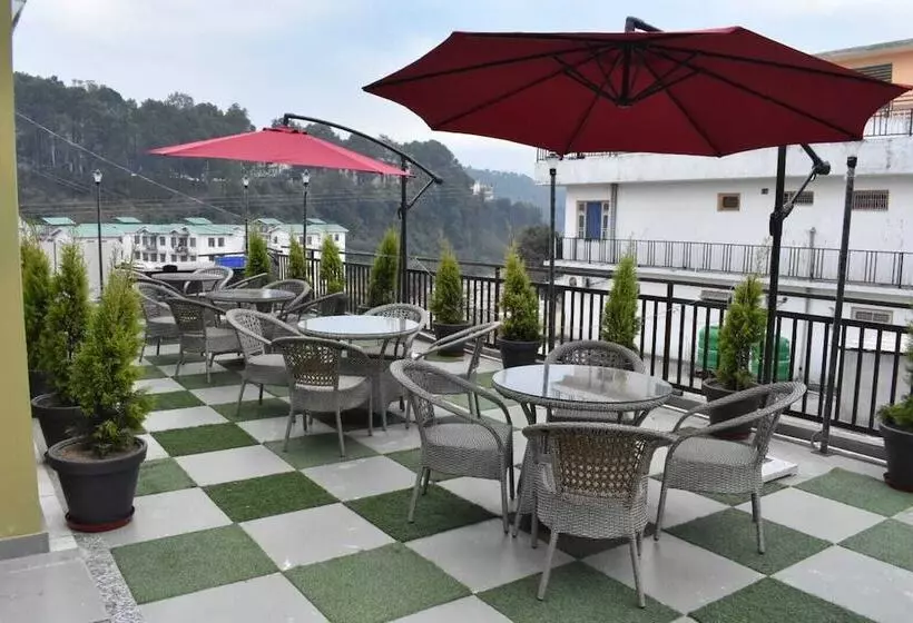 هتل The Mango Tree