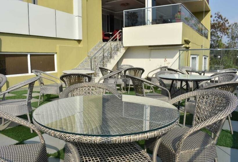 בית מלון כפרי The Mango Tree