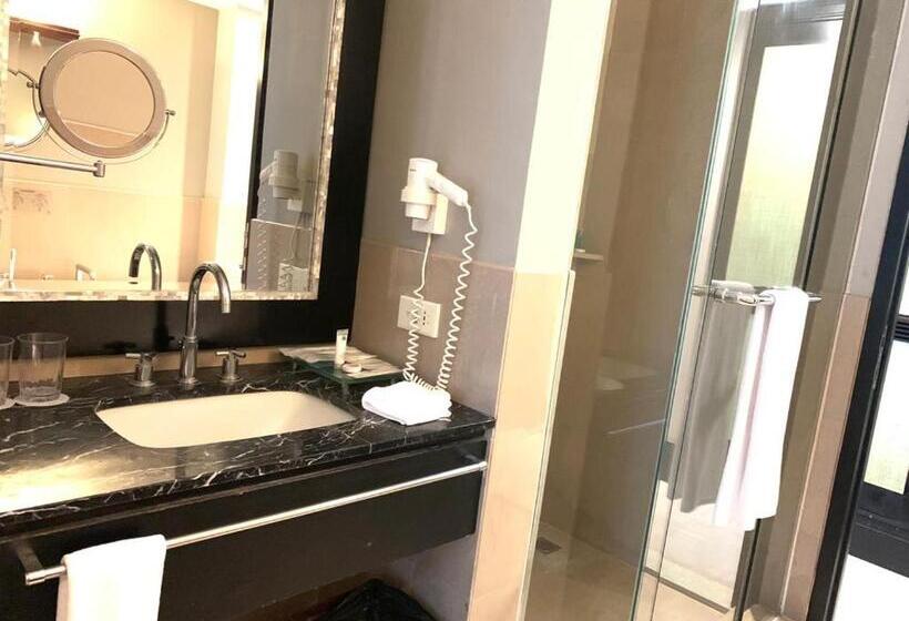 Surya Hotel & Cottages Prigen