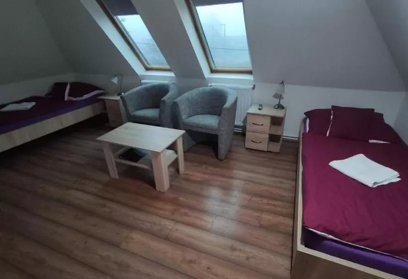Tisza Panzió és Apartman