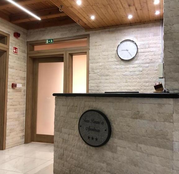 Tisza Panzió és Apartman