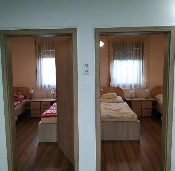 Tisza Panzió és Apartman