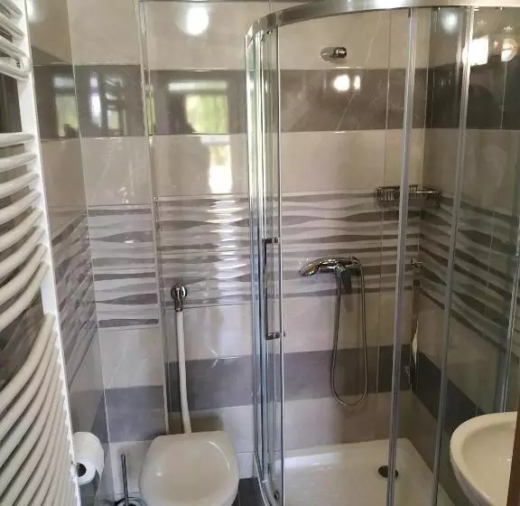 Tisza Panzió és Apartman