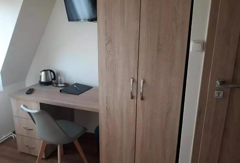 Tisza Panzió és Apartman