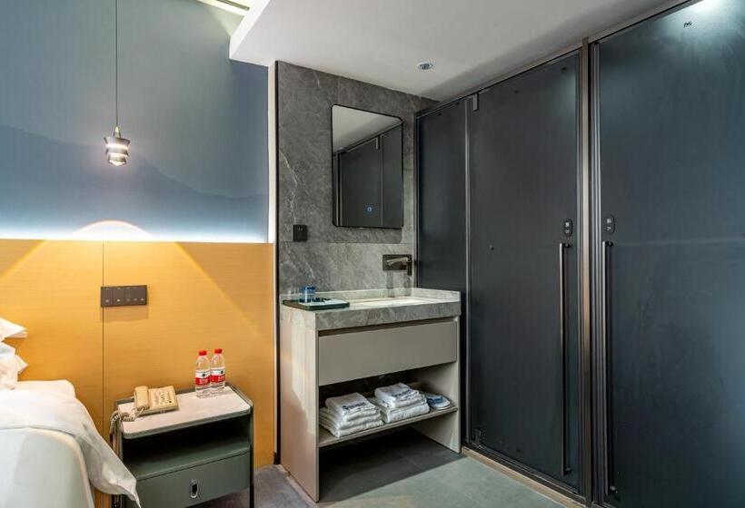 Waifiden Hotel  Former Tokai Hotel   Xiaobei Metro Station   Free Shuttle Bus During Canton Fair