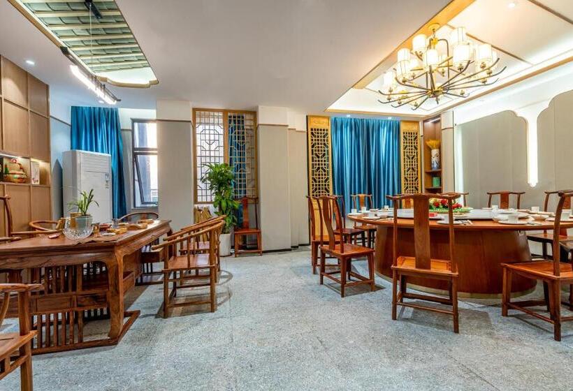 Waifiden Hotel  Former Tokai Hotel   Xiaobei Metro Station   Free Shuttle Bus During Canton Fair