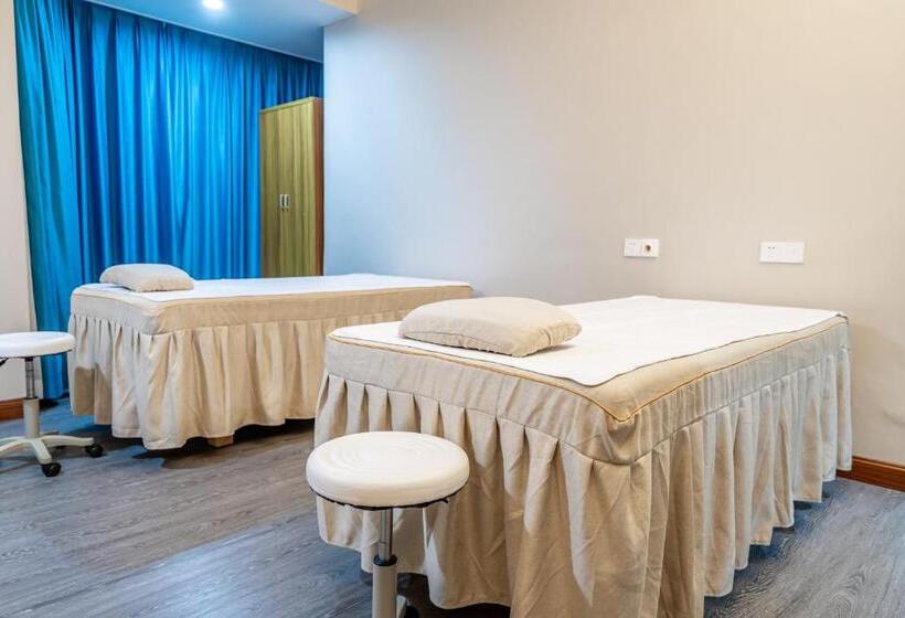 Waifiden Hotel  Former Tokai Hotel   Xiaobei Metro Station   Free Shuttle Bus During Canton Fair