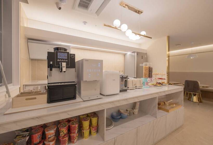 هتل Dongrae Denbasta