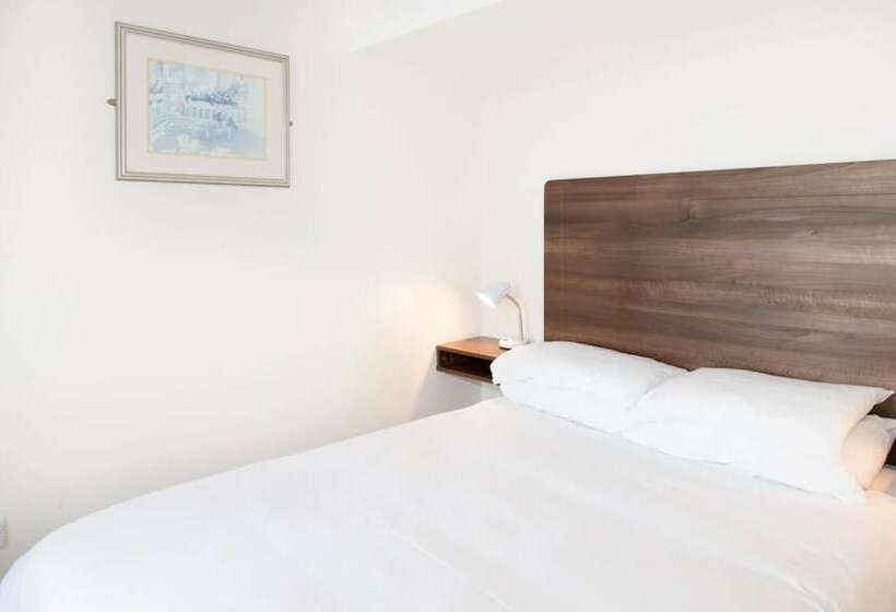 هتل Goodenough College – University Residence