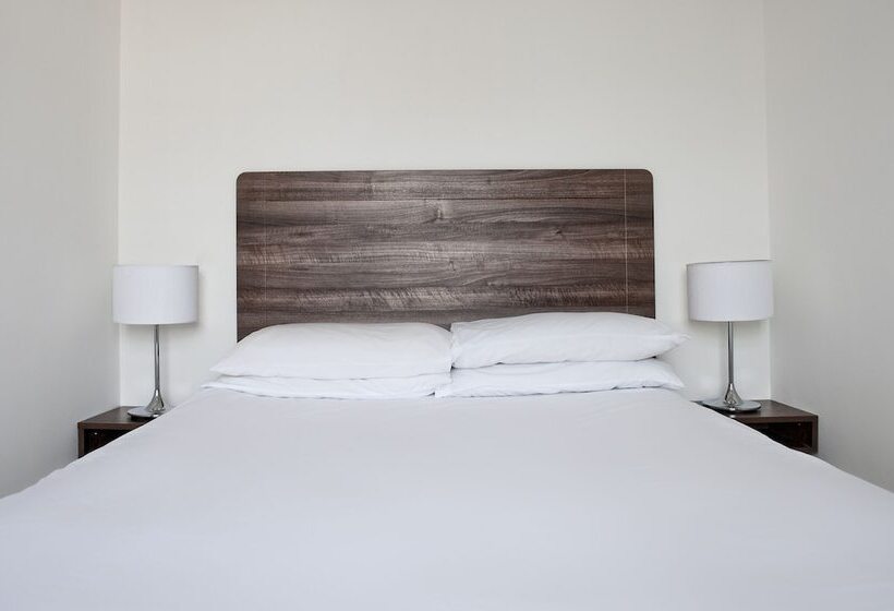 هتل Goodenough College – University Residence