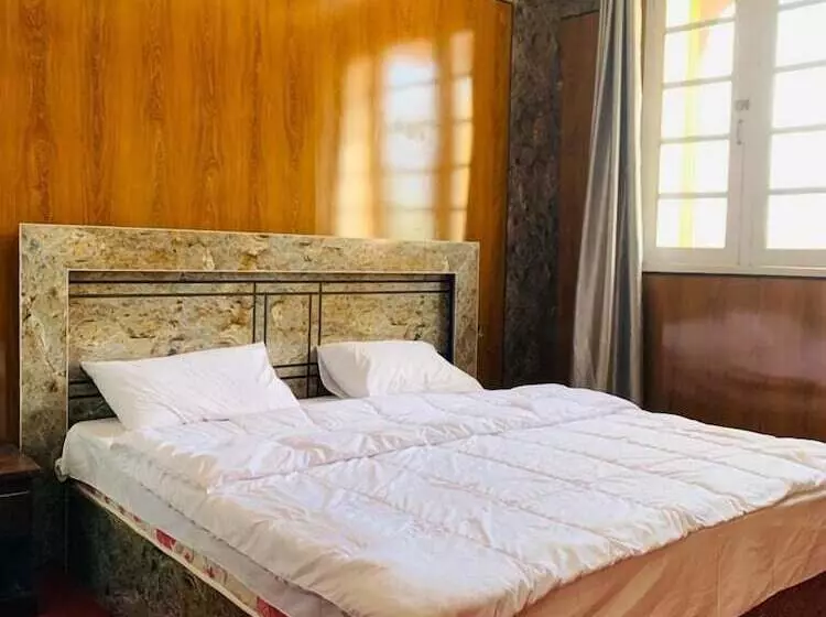 هتل Naqcho Paradise Inn Skardu