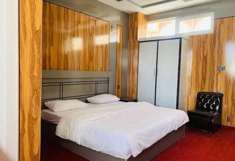 هتل Naqcho Paradise Inn Skardu