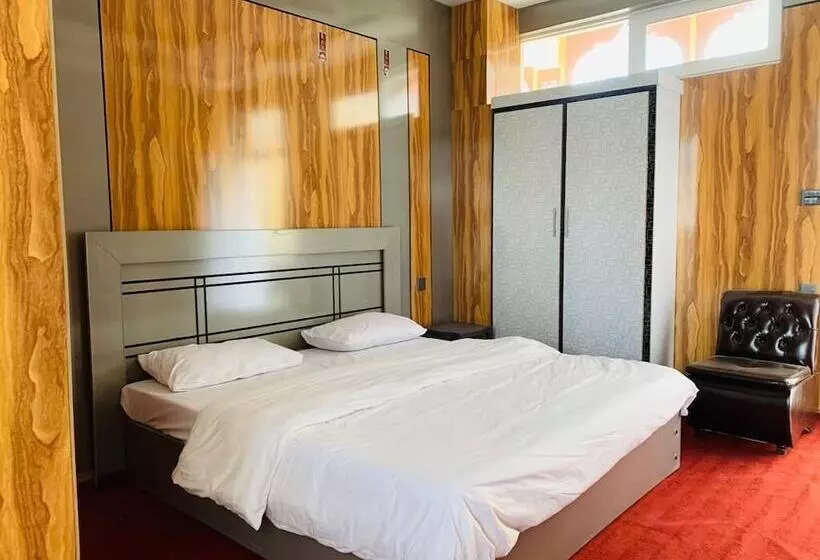 هتل Naqcho Paradise Inn Skardu