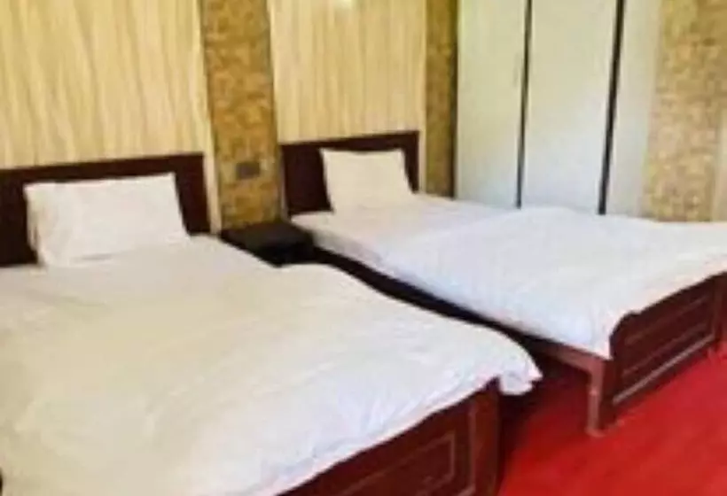 هتل Naqcho Paradise Inn Skardu