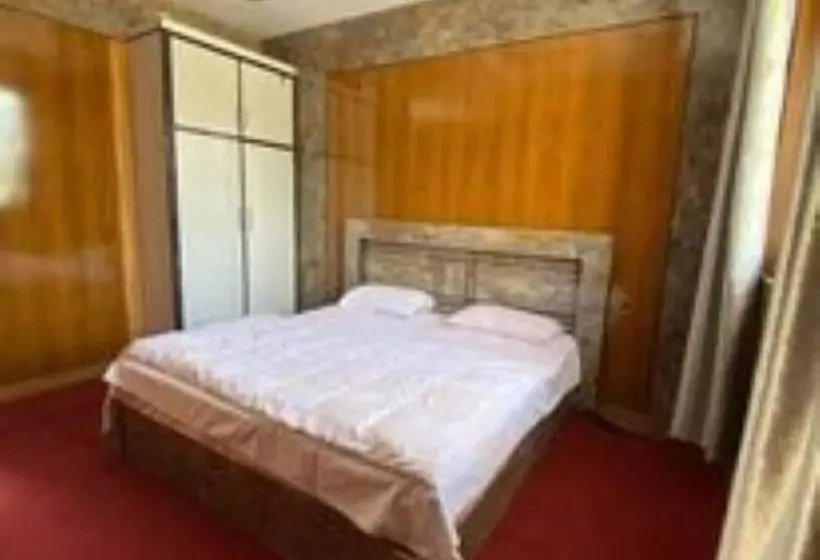 هتل Naqcho Paradise Inn Skardu