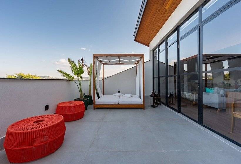 Отель Wanderlust Experience