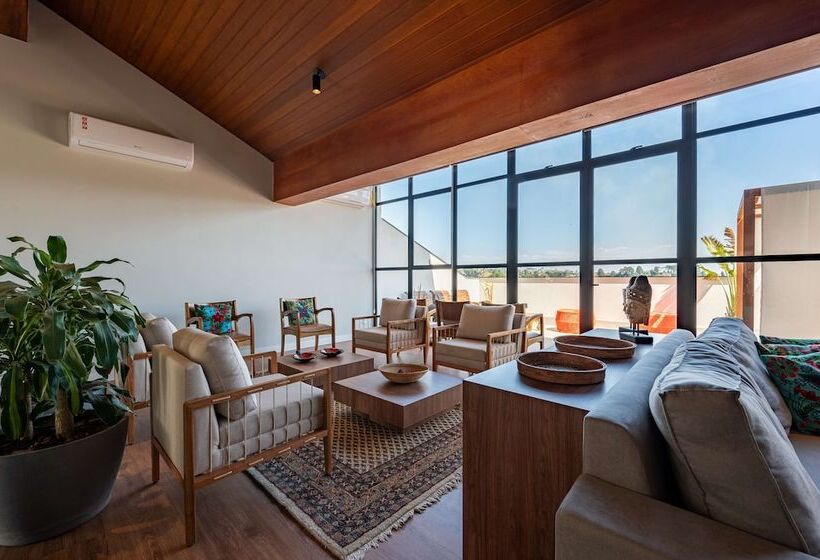 Отель Wanderlust Experience