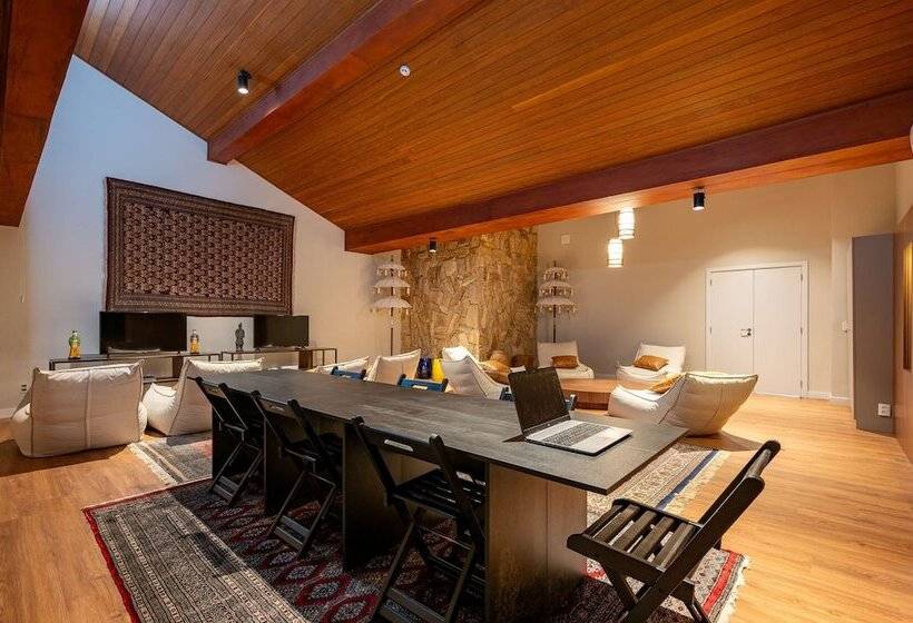 Отель Wanderlust Experience