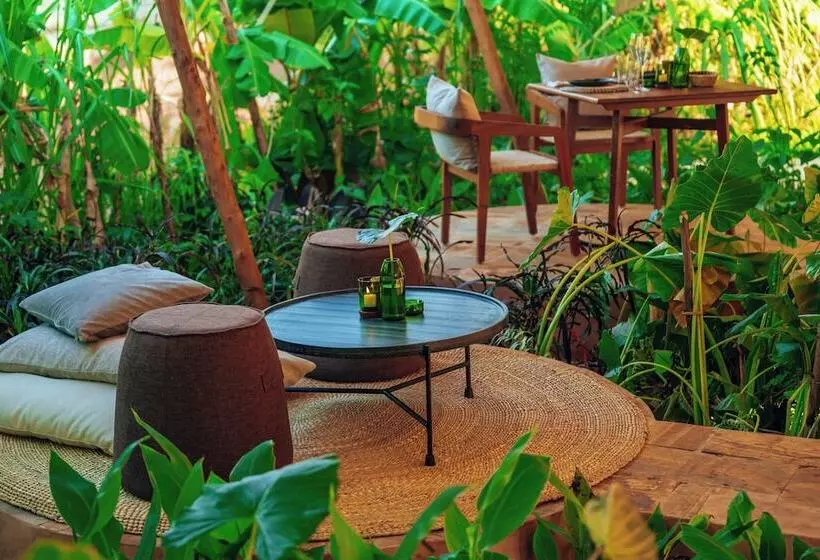 Hotelli Ycona Luxury Resort