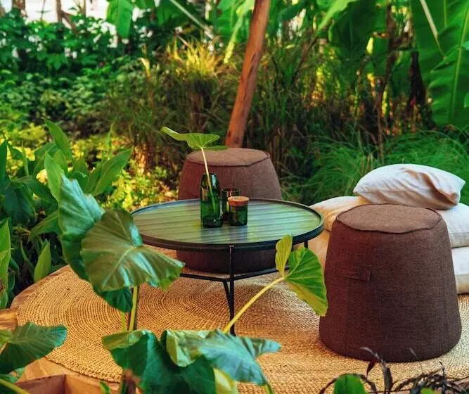 Hotelli Ycona Luxury Resort