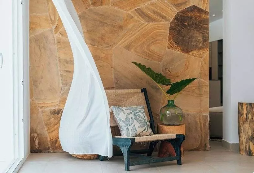 Hotelli Ycona Luxury Resort