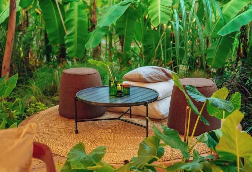 Hotelli Ycona Luxury Resort