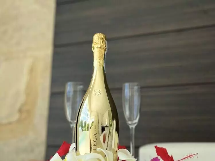 Hotelli Ycona Luxury Resort