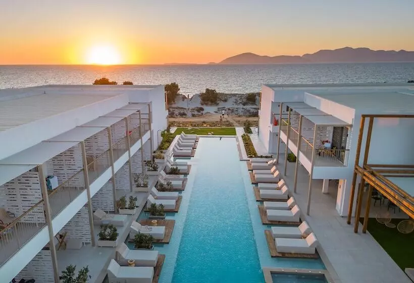 リゾートホテル Paralos Kyma Dunes Adults Only