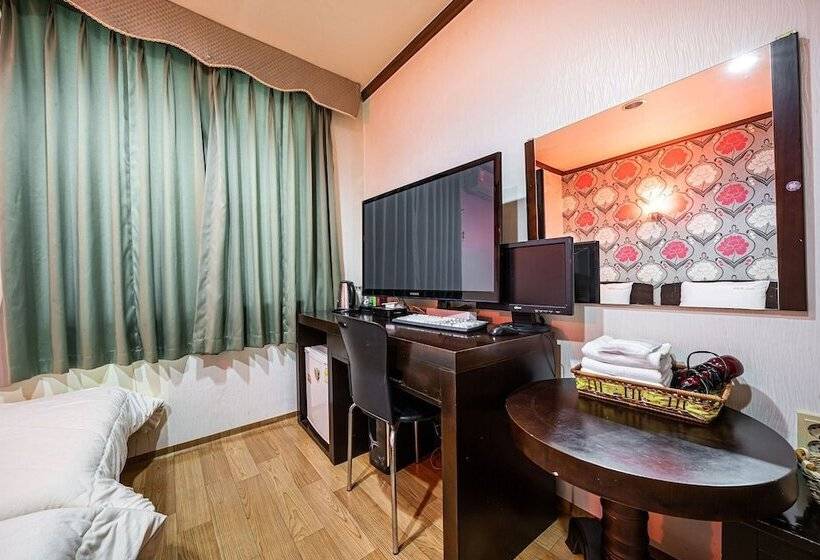 Motel Chuncheon Hole In One