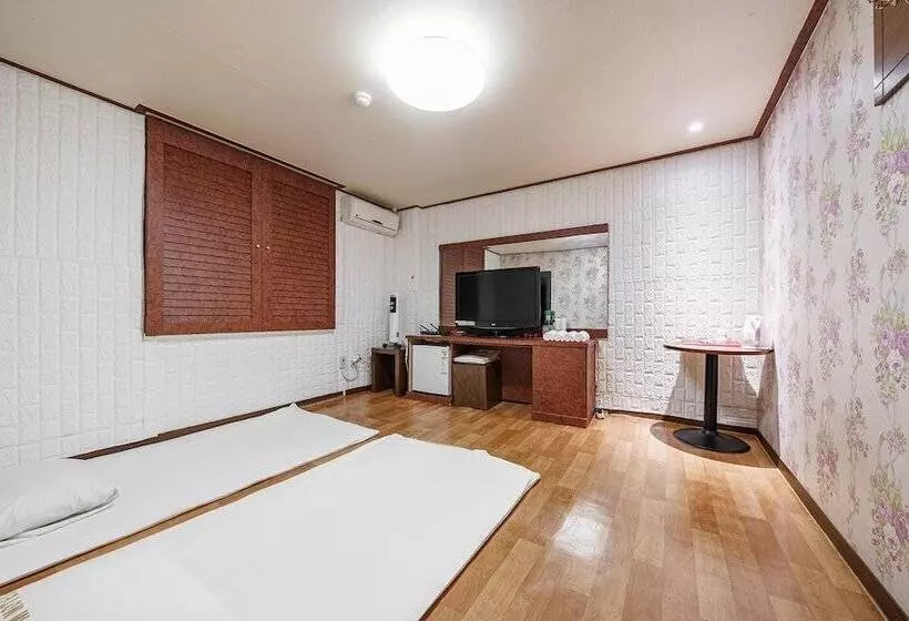 Motel Daebudo M