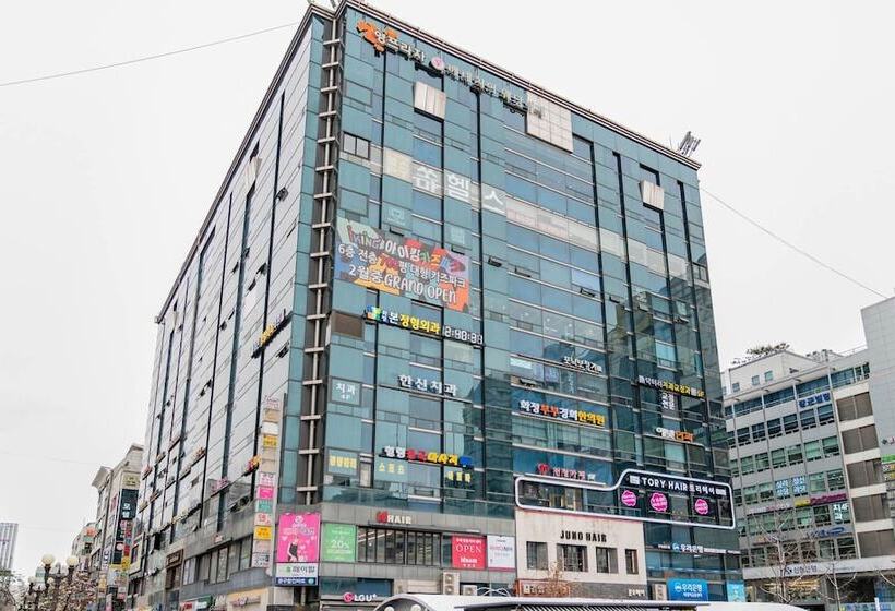 Motell Ilsan Hwajeong June