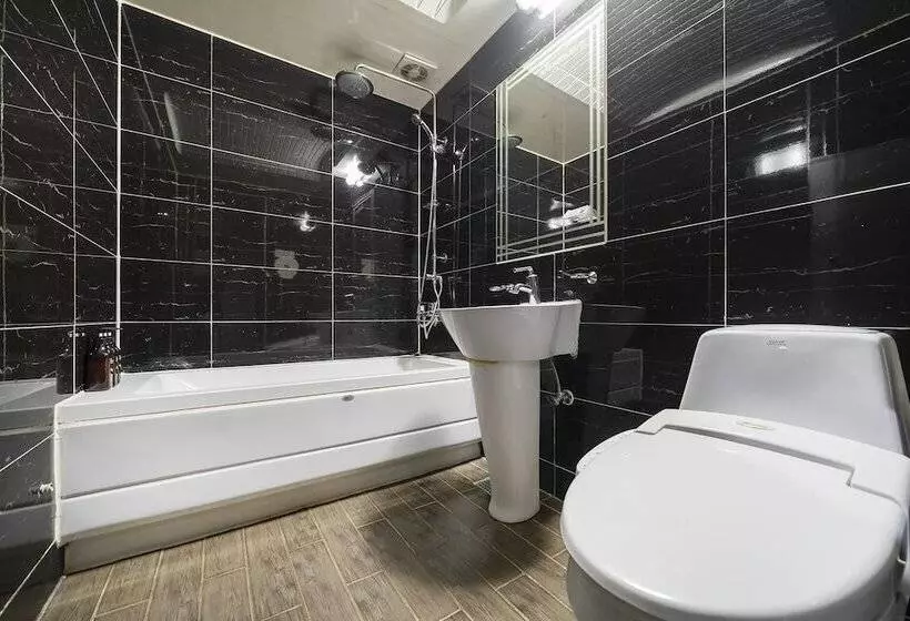 Motelli Ilsan Hwajeong June