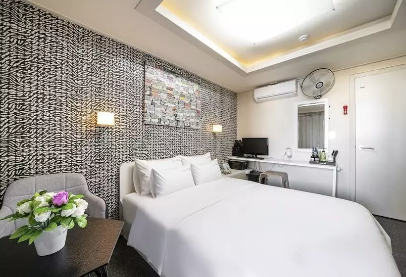 مُتل Tongyeong Hotel O2