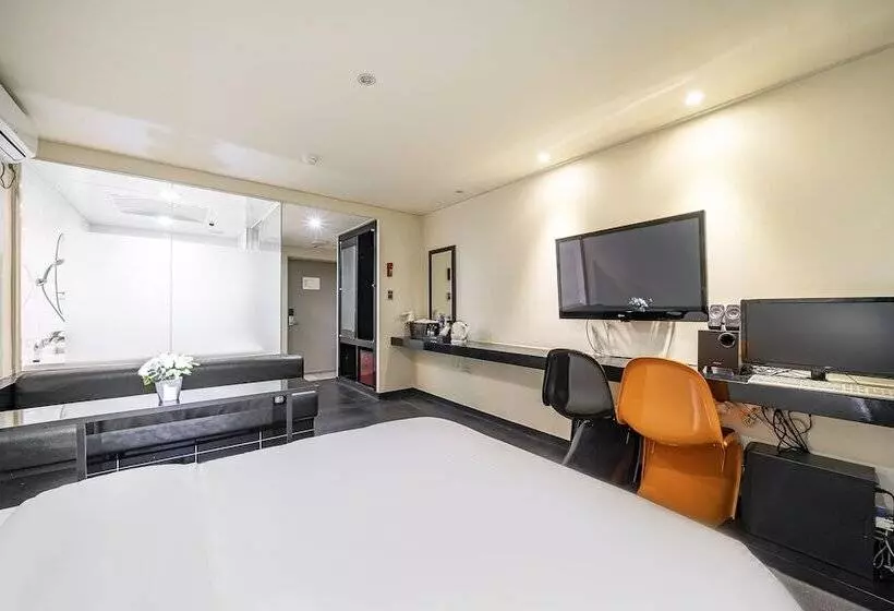 مُتل Tongyeong Hotel O2