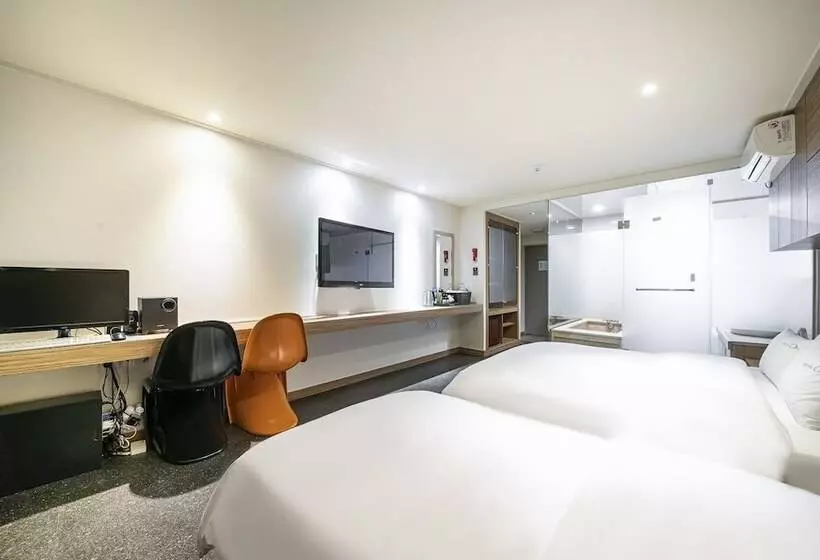 مُتل Tongyeong Hotel O2