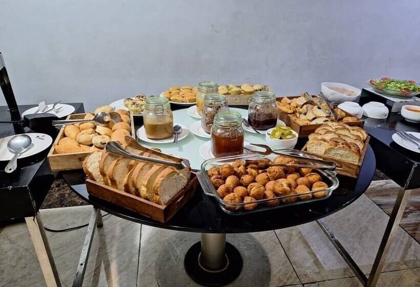 O Bwira  Hotels & Resorts