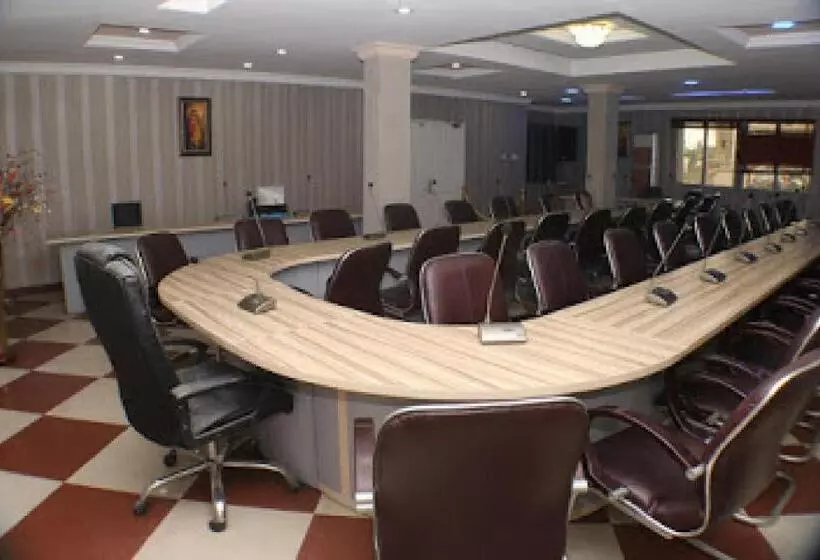 پانسیون Room In Lodge   All Seasons Hotel   Superior Double