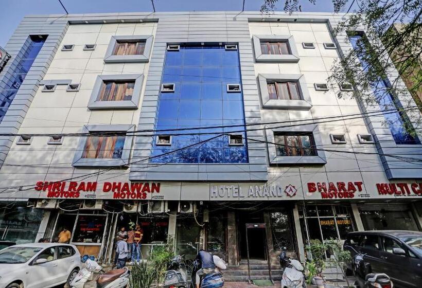 호텔 Anand Near Karol Bagh Metro Station