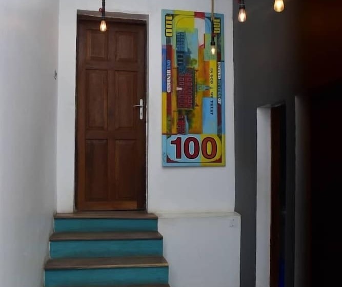 旅馆 Lost & Found Dooms