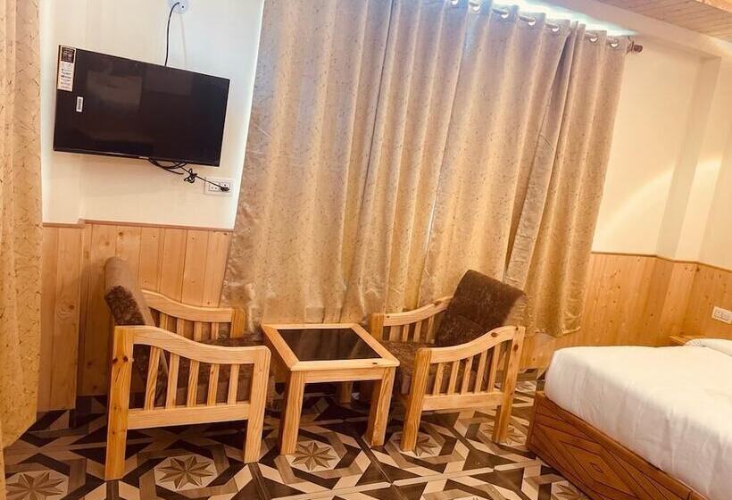 Hotel Bsr Resort By Apple Orchards