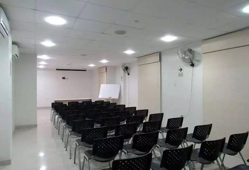 هتل Buongiorno Suites Sullana Ii