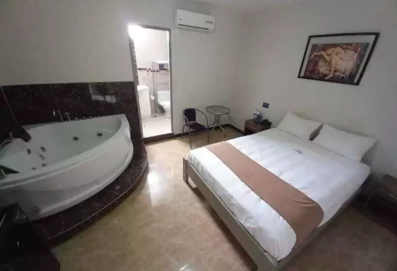 هتل Buongiorno Suites Sullana Ii